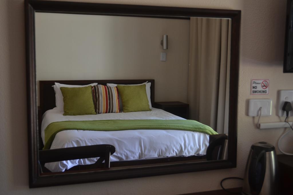 Be At Home Guesthouse Klerksdorp Esterno foto