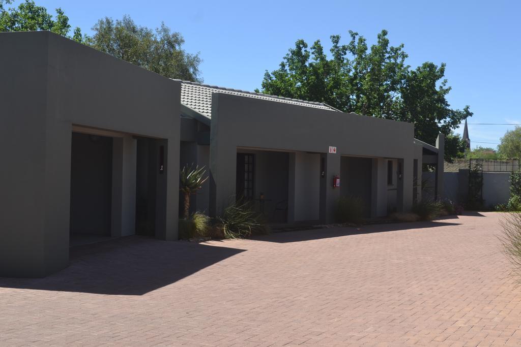 Be At Home Guesthouse Klerksdorp Esterno foto